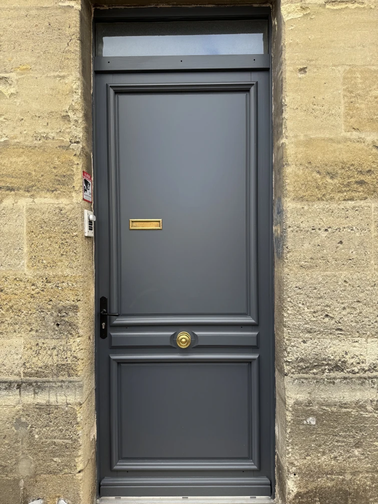 Remplacement d’une porte bordelaise traditionnelle